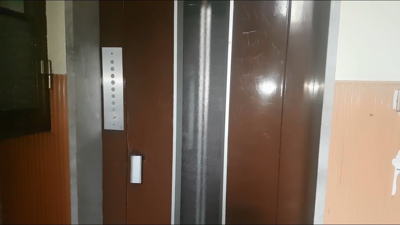 MACHINE ROOM TOUR! Epic 1960's Fiam Traction Elevator@Fimiani Building, Polla, Italy