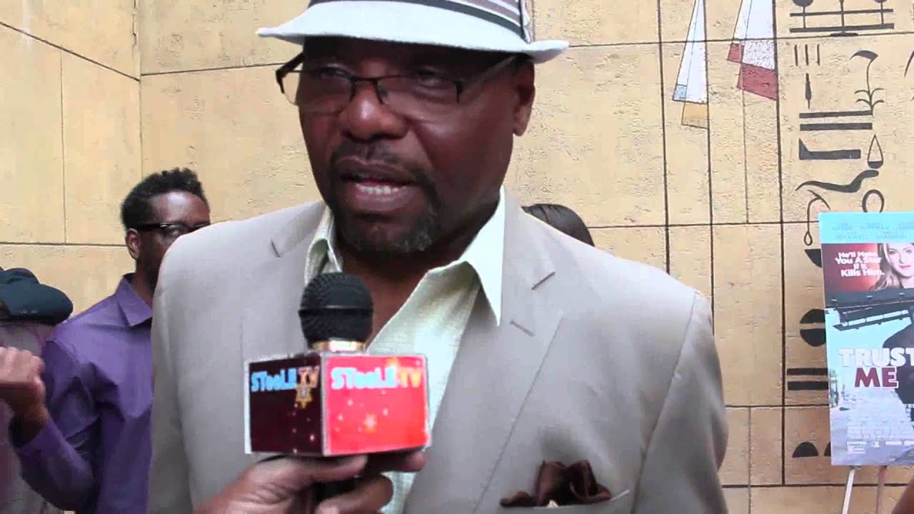 Petri Hawkins-Byrd, Bailiff - Judge Judy TV show on STeeLE TV - YouTube