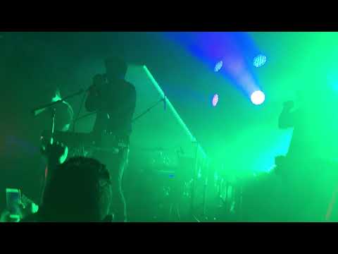 Mako performs his new song Don't Give Up On Me and Way Back Home live!