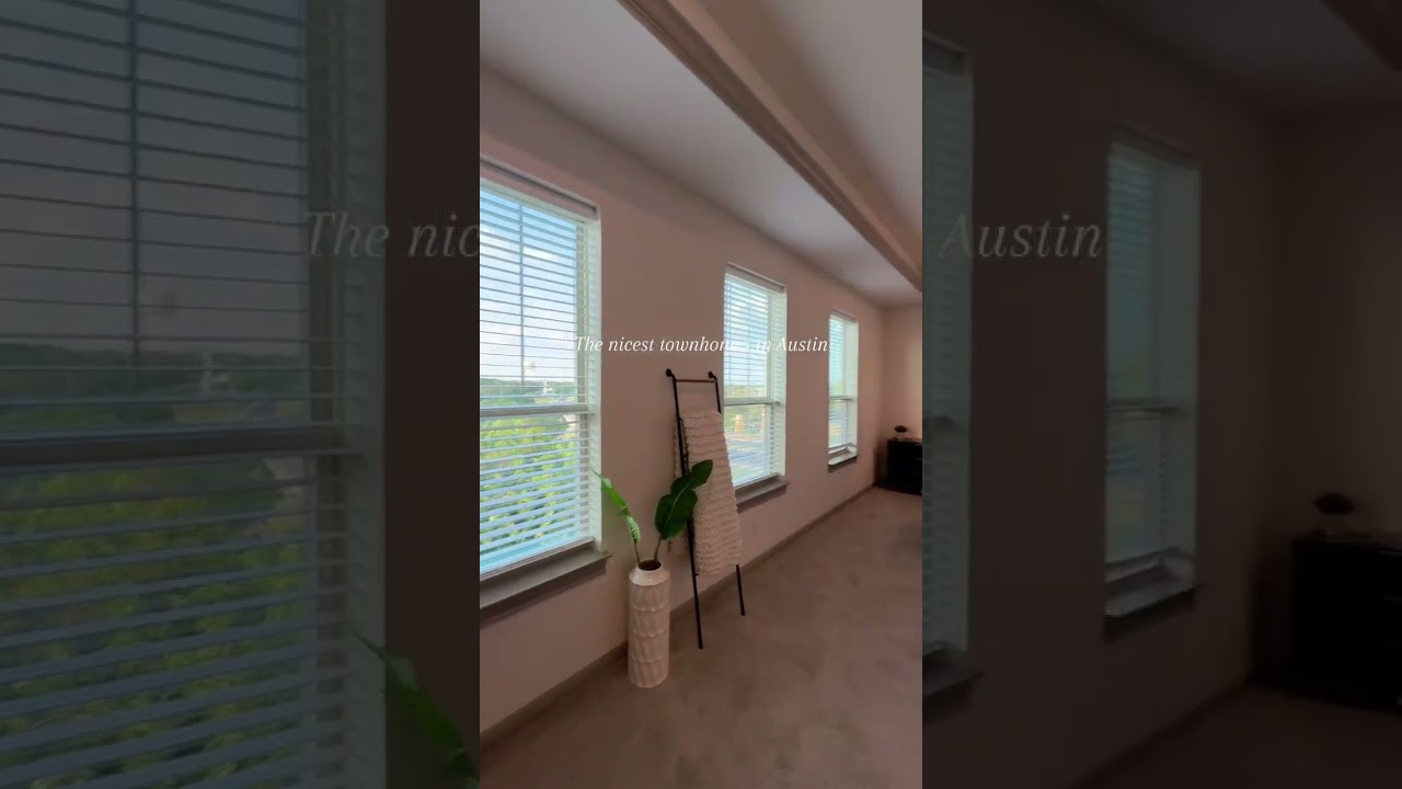 ✨ This townhome is 4 stories, has an elevator, a terrace, attached garage, & an office space - she’s