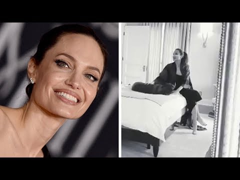 Video: Spaanse Kleding In De Garderobe Van Maleficent