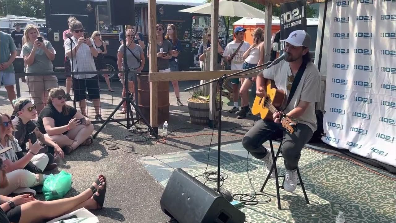 FM102/1 Summerfest Summer Camp with Noah Kahan — Dial Drunk - YouTube