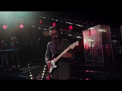 دا مفيش حدوته حب تعيش بطلها طلع كداب حماقي عظيم جدا كان وكان لايف