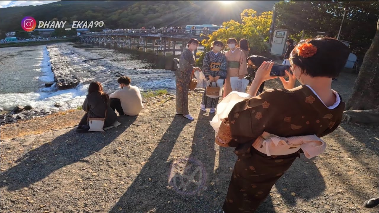 Blusukan Naik Motor MBERRR di KYOTO ARASHIYAMA , Banyak Dede GEMOY Pakai Kimono !!!