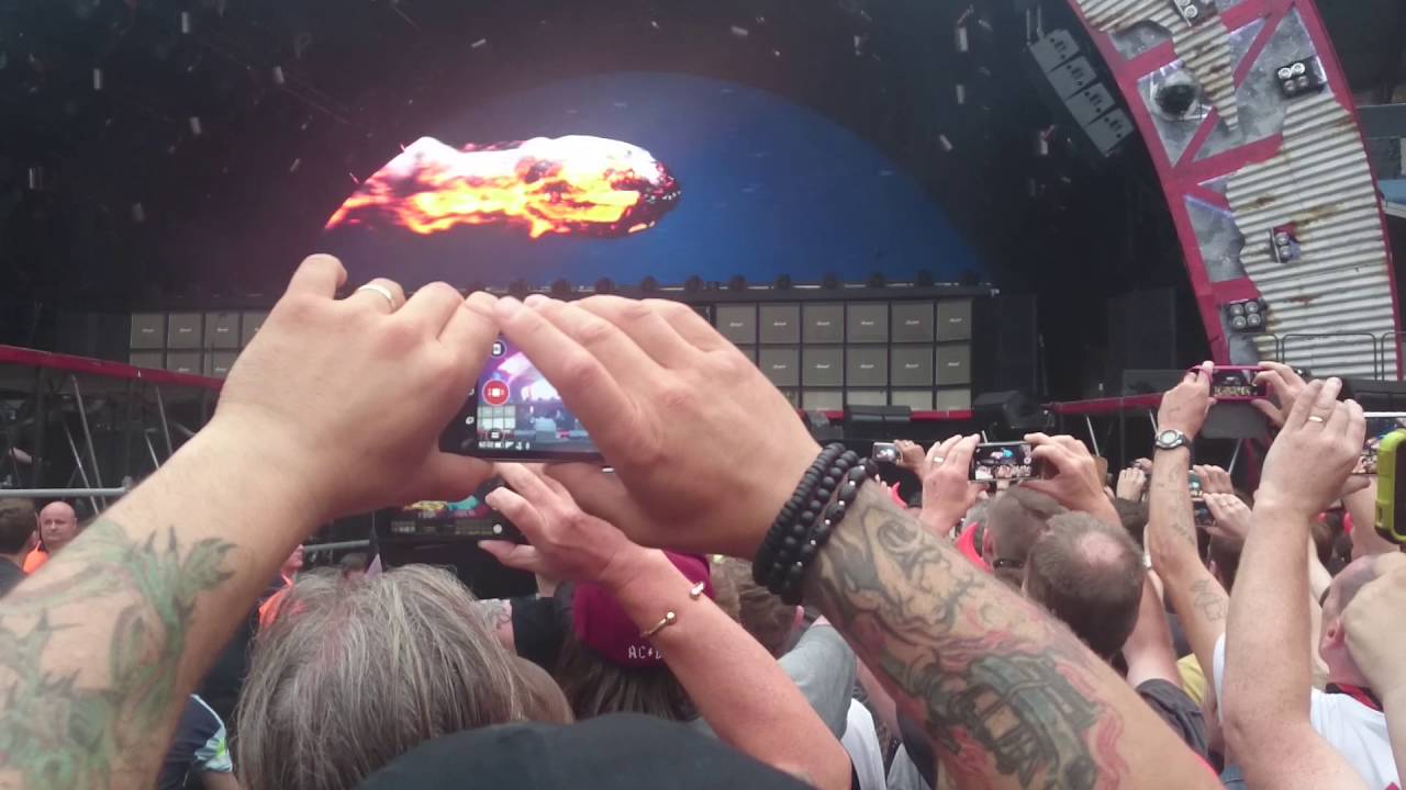AC/DC etihad stadium 9/6/16 close cam opening rock or bust