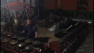 malam mencekam.......saat latihan goong renteng