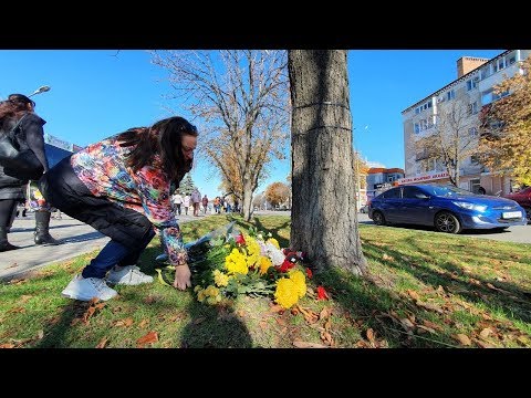 В Павлограде прошла акция «Цветок справедливости» против бездействия правоохранителей