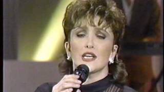 Video thumbnail of "Angélica María - No Es Mejor Que Yo."