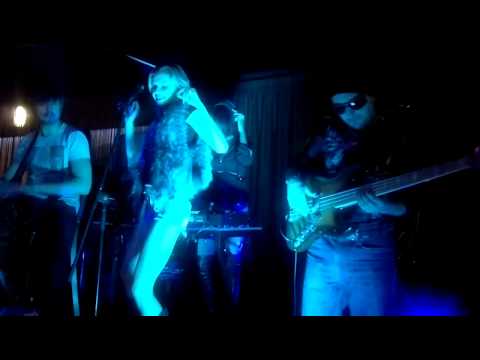 Mr. Bruce - Crazy Bass