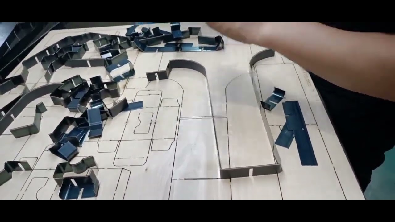 How does a knife mold factory  to make a sizzix  cutting die?