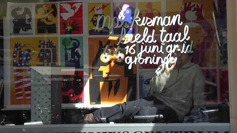 A fast film by FPC Mertens: Max Kisman writes mirror-wise at Athenaeum News Center Amsterdam