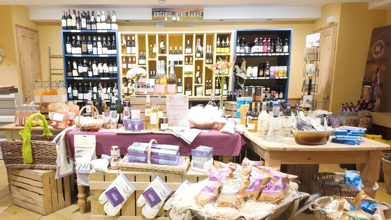 Внутри прекрасного фермерского магазина в Котсуолдсе | Фермерский магазин Джесси Смита в Сиренсес...