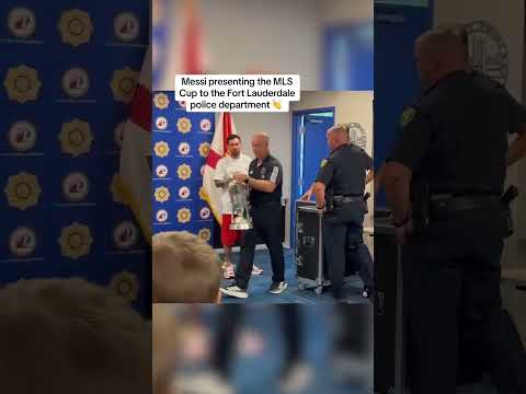 This was cool of Messi (via ftlauderdalepd/IG)