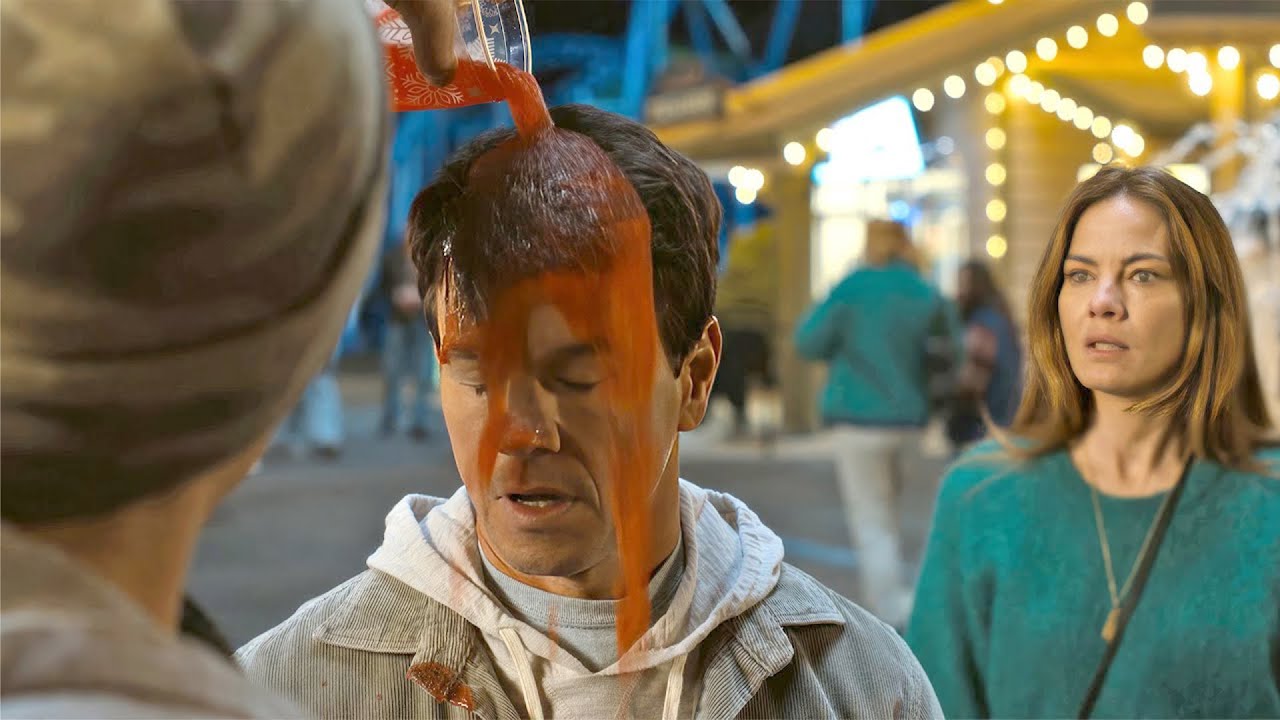 آدم های شرور او را جلوی همسرش مسخره می‌کنند، اما نمی‌دانند با یک قاتل حرفه‌ای سابق طرف‌اند.