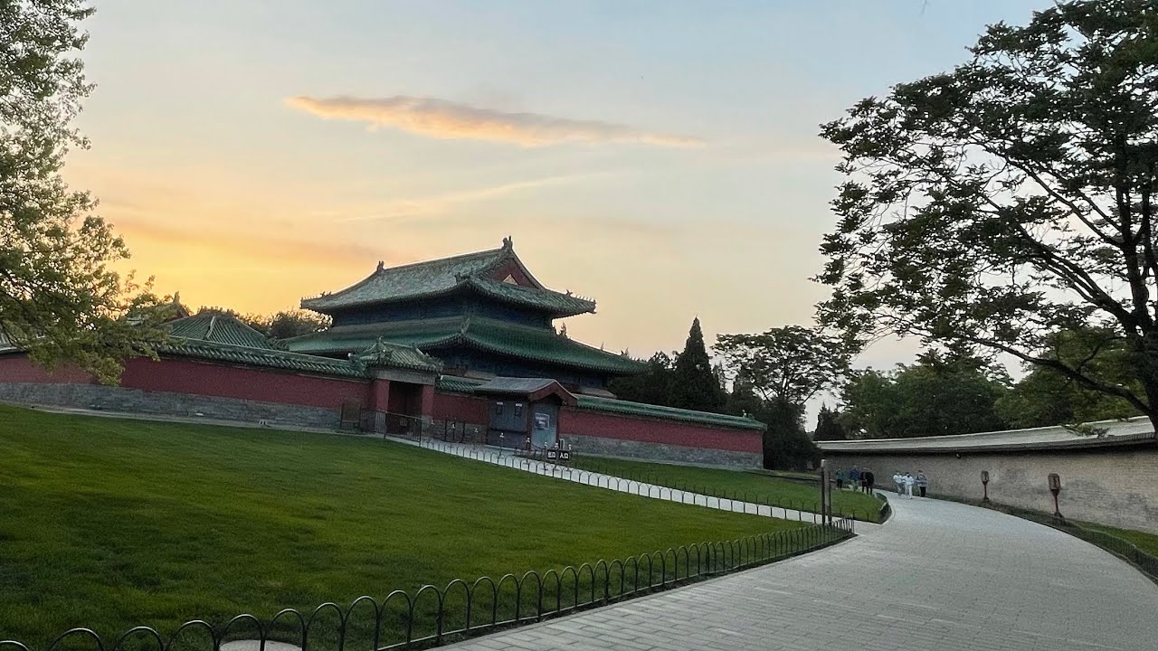 Temple Of Heaven Gardens Walk | Beijing |  UNESCO World Heritage Site | 4K | Life In China 2021