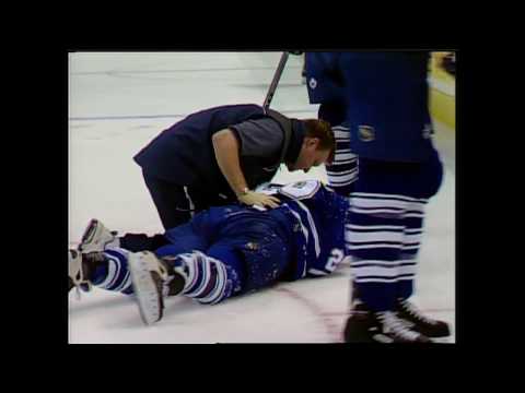 Ricard Persson bloodies up Tie Domi