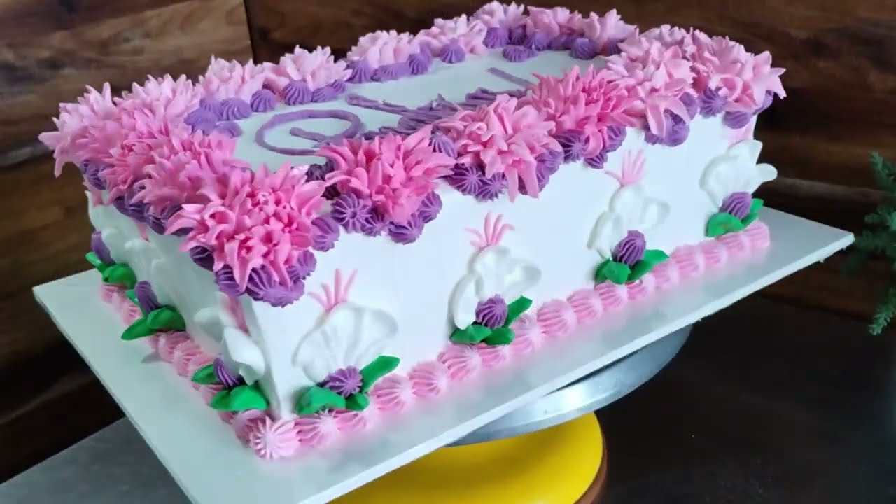 Decoração de Bolo para festa de aniversário feminino 