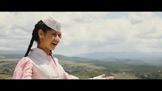 Riana Ebulisova - Daim seviñiz ana-babañıznı (Crimean Tatar song)