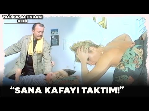 Yağmur Altındaki Kedi  Türk Filmi | Rıfat, Duygu'ya Kafayı Takıyor