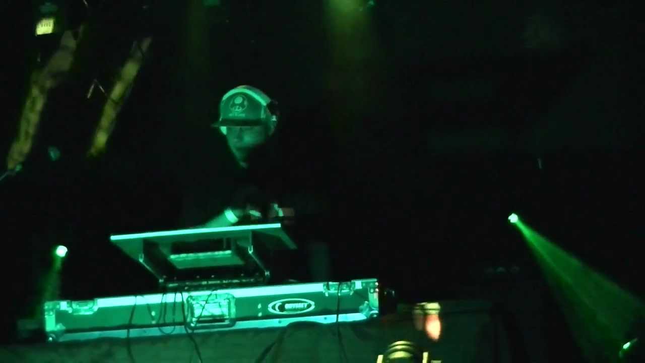 DJ 1UP live @ Winter Wonderland 2012
