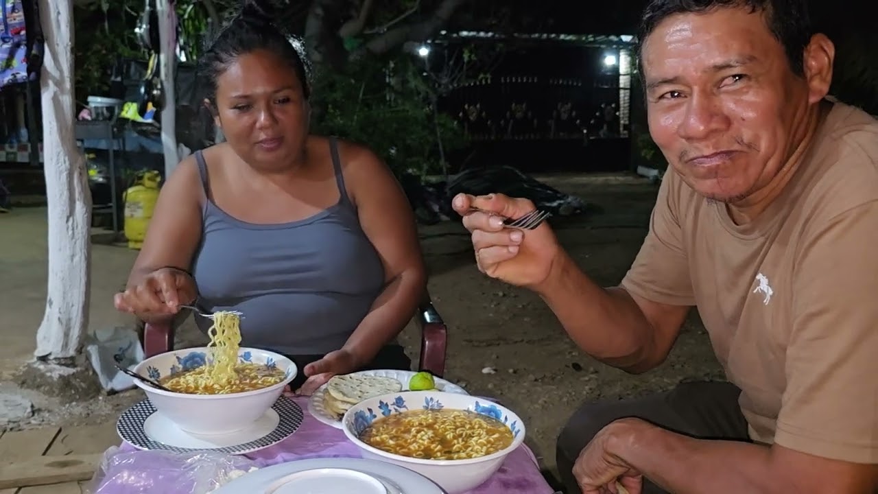 Asi la paso con mis amigos en mi nueva casita🤗🤗🤗