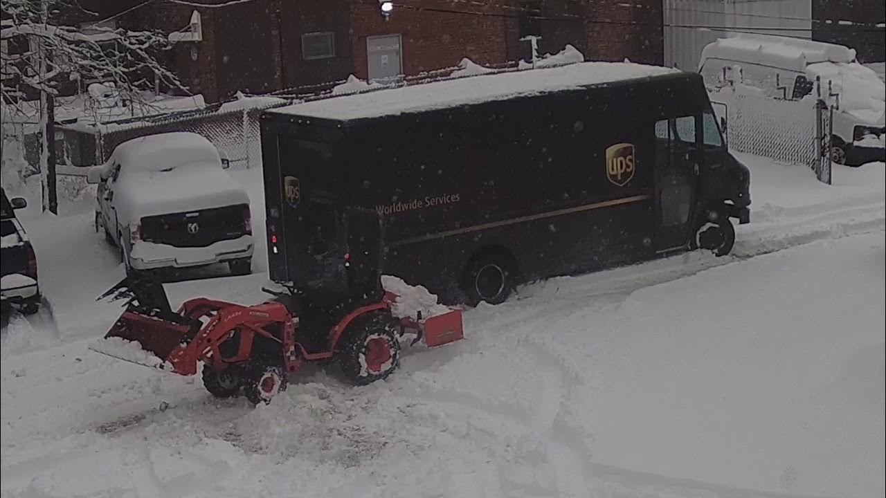 UPS truck stuck in unplowed parking lot with 8 inches of snow 4k YouTube