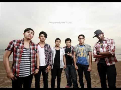 Sekumpulan Orang Gila - 40% Disco (Feat. Tyler Carter \u0026 Michael Bohn) [Official Lyric Video]