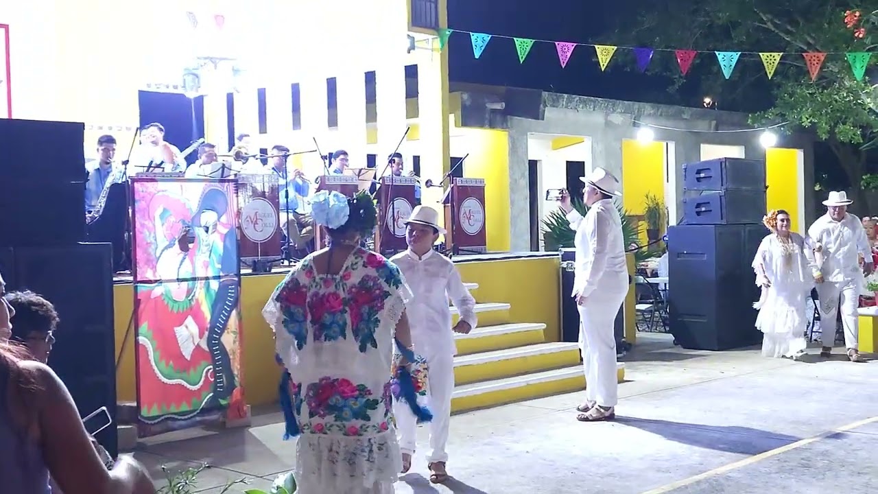 Orquesta Miguel Colli-Presentacion Jarana linda monserrat Cancun 