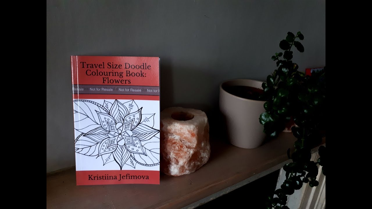 Travel Size Doodle Colouring Book: Flowers - Flip through