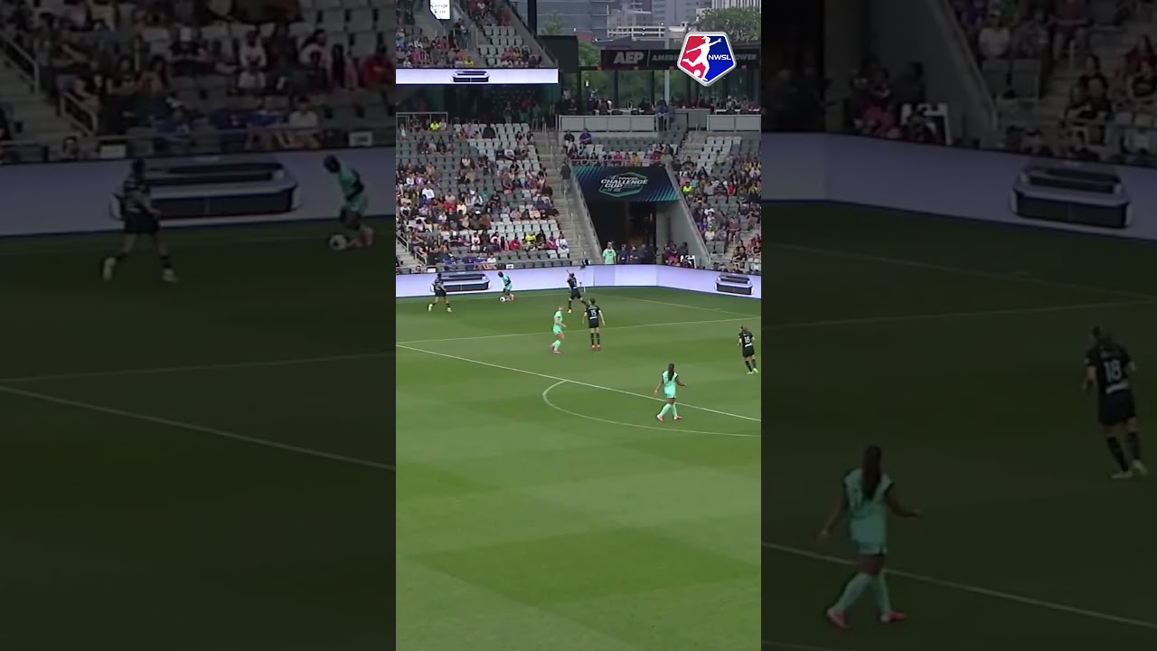 That nutmeg was FILTHY. 😳 Temwa Chawinga 🥜