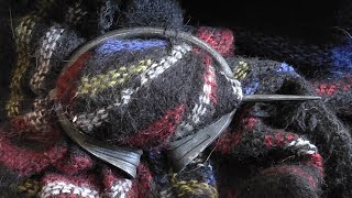 How to PROPERLY use a pennanular brooch 