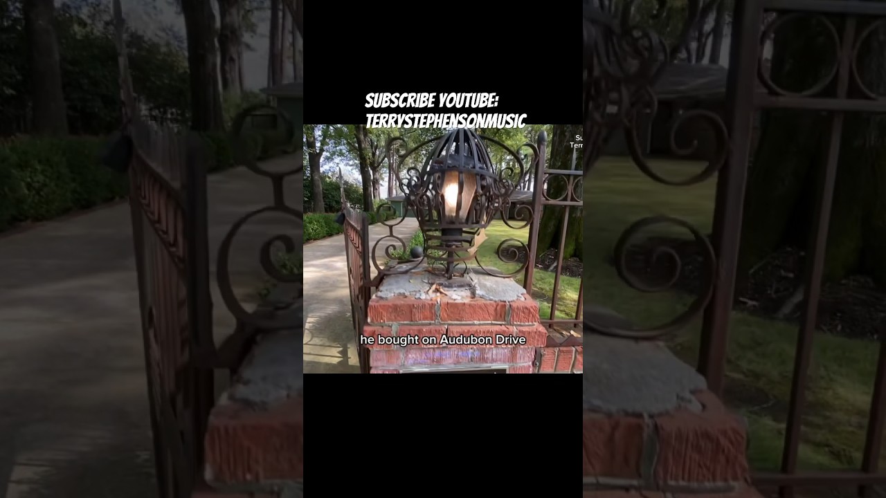 FIRST HOUSE ELVIS BOUGHT 