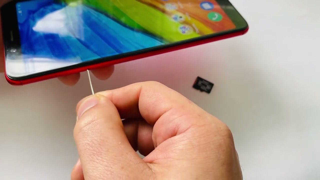 Встановлення CD карти в телефон для розширення памʼяті