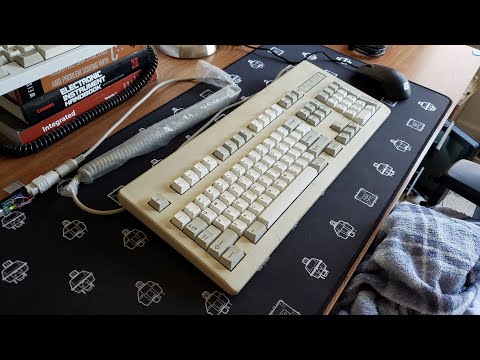 Cherry G81-3000 SAU Keyboard Typing Demo