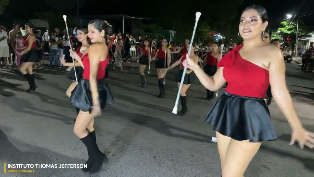 INSTITUTO THOMAS JEFFERSON / DESFILE DE ACAJUTLA