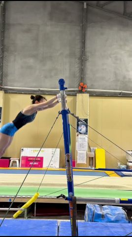 まだまだ進化できる Still evolving every day.#shors￼ #beautifulthings #體操 #gymnastics #slowmotion #unevenbars