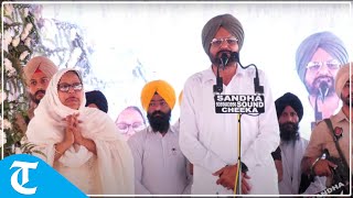 An emotional father of Sidhu Moosewala launches an all out attack on Mann government at son's Barsi