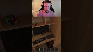 Böyle İçeriklerin Devamı İçin Sende Bize Katıl Schoolboy Runaway