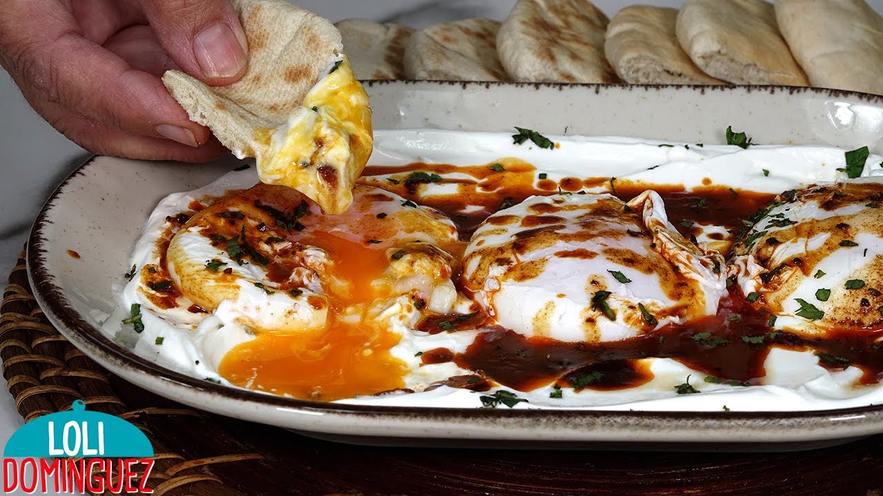 HUEVOS TURCOS RECETA ORIGINAL. En solo 10 minutos estaremos disfrutando de unos huevos cremosos.