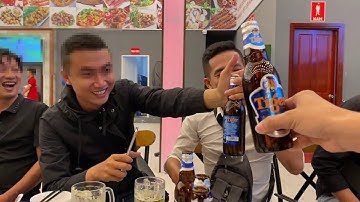 Thử Thách Khui Bia Bằng Điện Thoại,Khui Bia Bằng Đũa Và Cái Kết Không Mong Muốn.