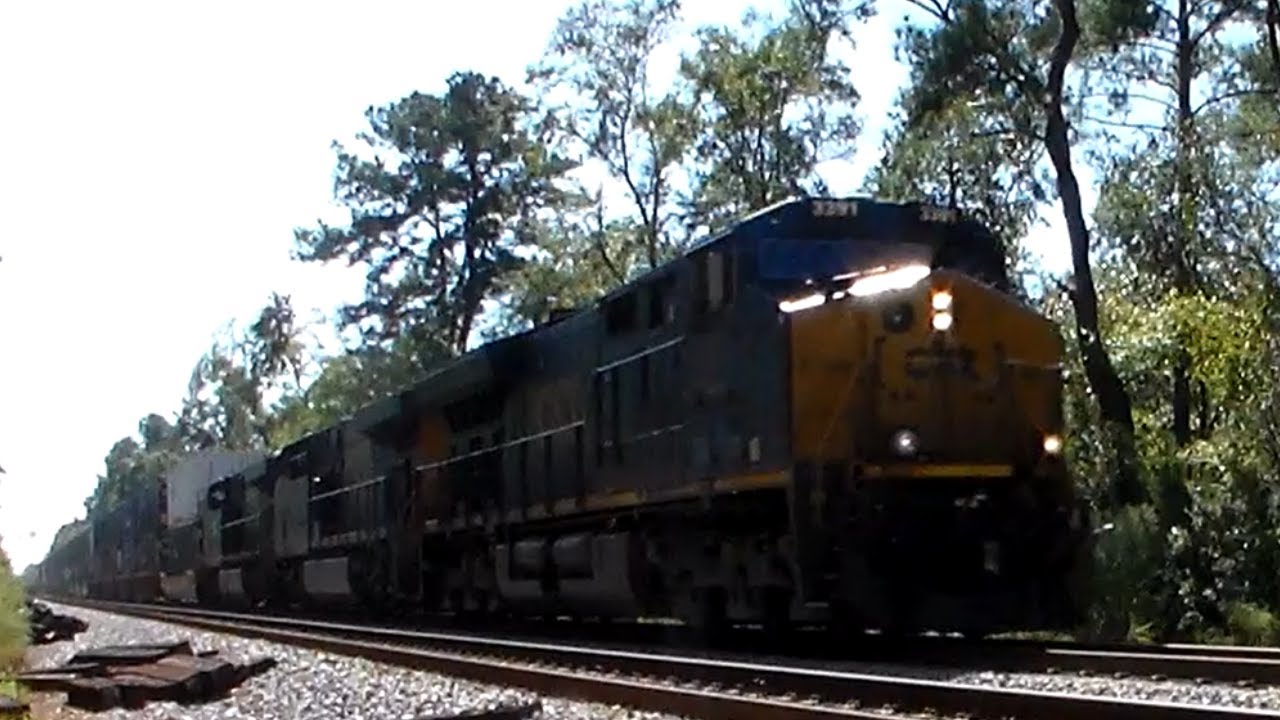 CSX Intermodal I026-20 with Lead Unit CSX 3391 in Bryceville, Florida