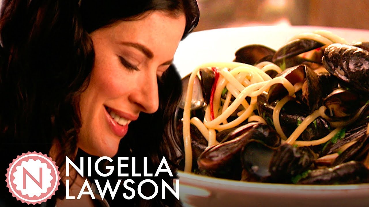 Nigella Lawson S Watermelon Feta And Black Olive Salad Forever Summer With Nigella Youtube