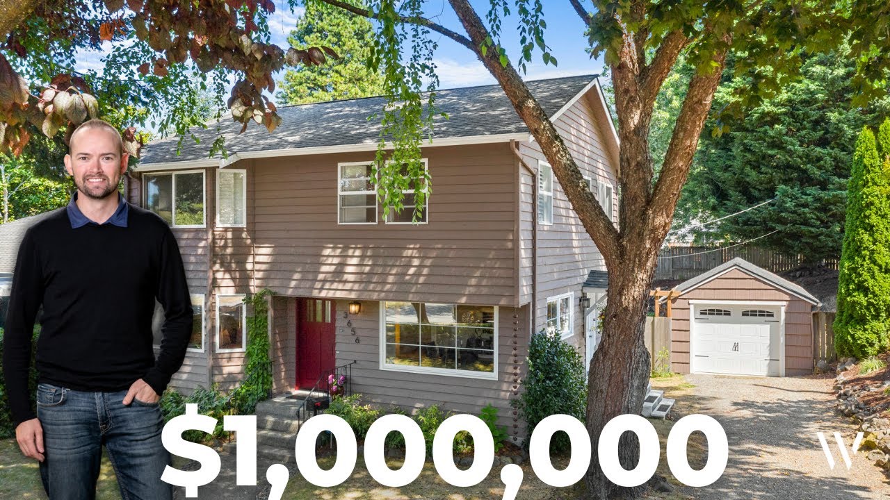 Single-Family Home in West Seattle, WA | Soak Up The Summer Sun in Your Backyard Oasis!