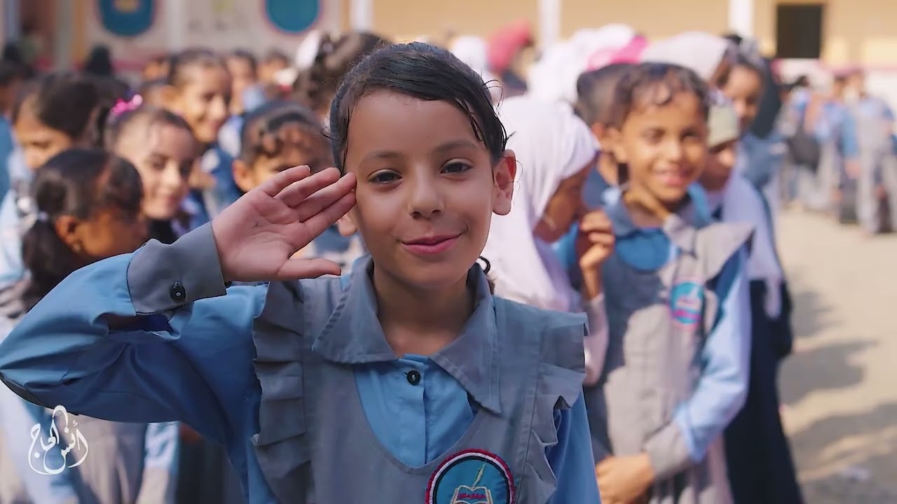 بأصوات تهز المشاعر.. طلاب مدرسة الأنوار يرددون النشيد الوطني اليمني. اليمن - تعز | مديرية المخا 🇾🇪