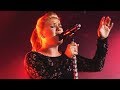 10 Times Kelly Clarkson Forgot She Was Human!