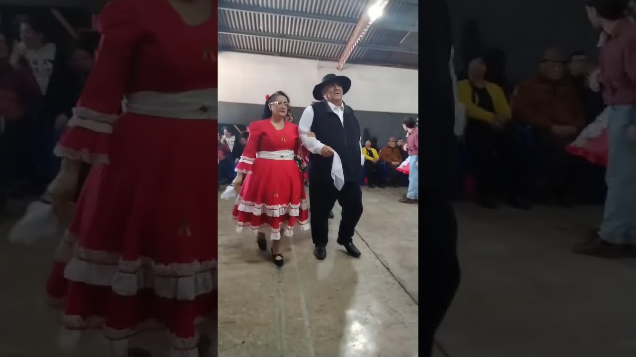 Bailando cueca , Santa Lucía 10-09-2025