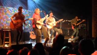 Michael Franti - Yell Fire live w/ Clint McCune