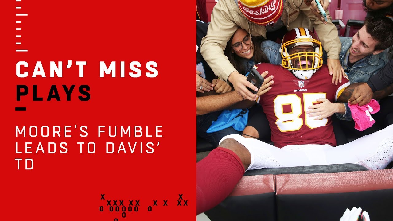 touchdown traduccion D.J. Moore's Fumble Leads to Vernon Davis' TD!