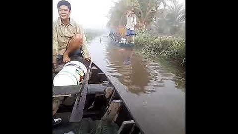 Sáng ra thăm mười hai cửa ngục