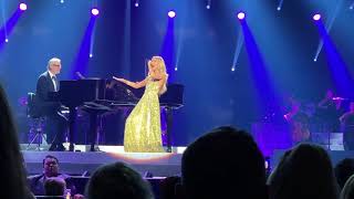 Celine Dion in Las Vegas; 4k clips shot on iPhone Xs (Feb 27, 2019) Celine Dion in Las Vegas; 4k clips shot on iPhone Xs (Feb 27, 2019)
